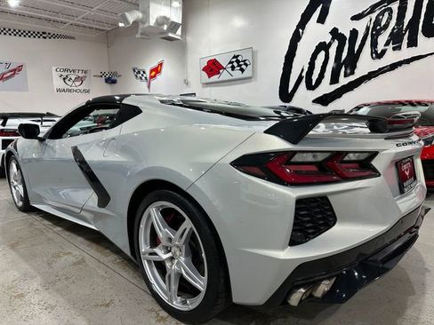Used 2021 Chevrolet Corvette Stingray Preferred Cpe w/ Z51 Performance Package RWD image 4