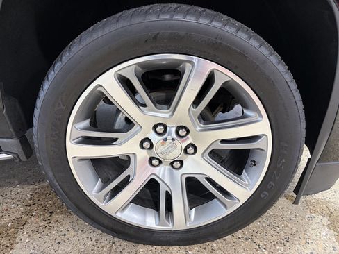 Used 2016 Cadillac Escalade Luxury image 45