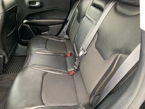 Used 2018 Jeep Compass Latitude w/ Popular Equipment Group AWD/4WD image 17