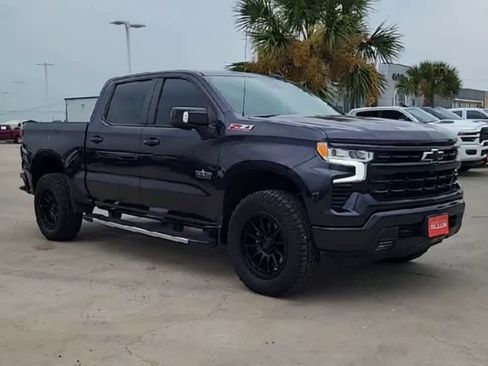 Used 2023 Chevrolet Silverado 1500 RST AWD/4WD image 2
