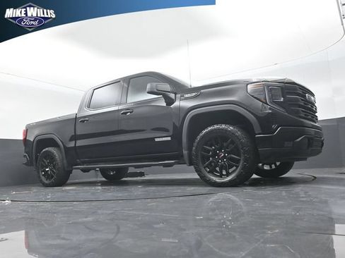Used 2024 GMC Sierra 1500 Elevation w/ LPO, Elevation Black Package AWD/4WD image 17