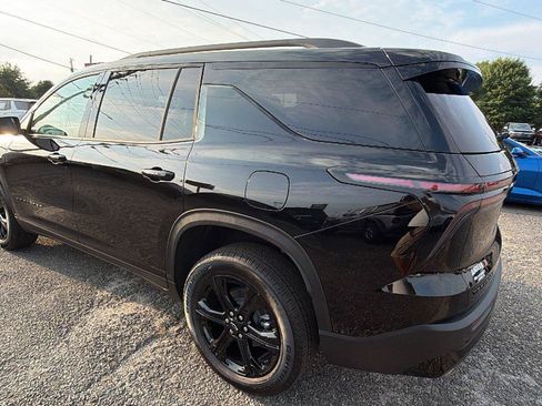 New 2027 Chevrolet Traverse LT w/ Midnight/Sport Edition FWD image 10