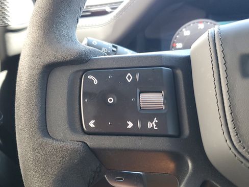 Used 2023 Land Rover Defender 110 V8 AWD/4WD image 23