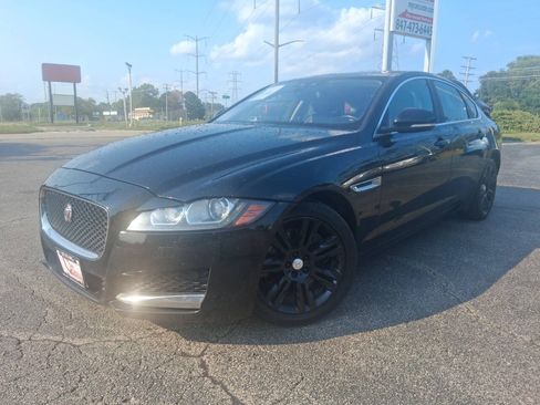 Used 2017 Jaguar XF RWD image 1
