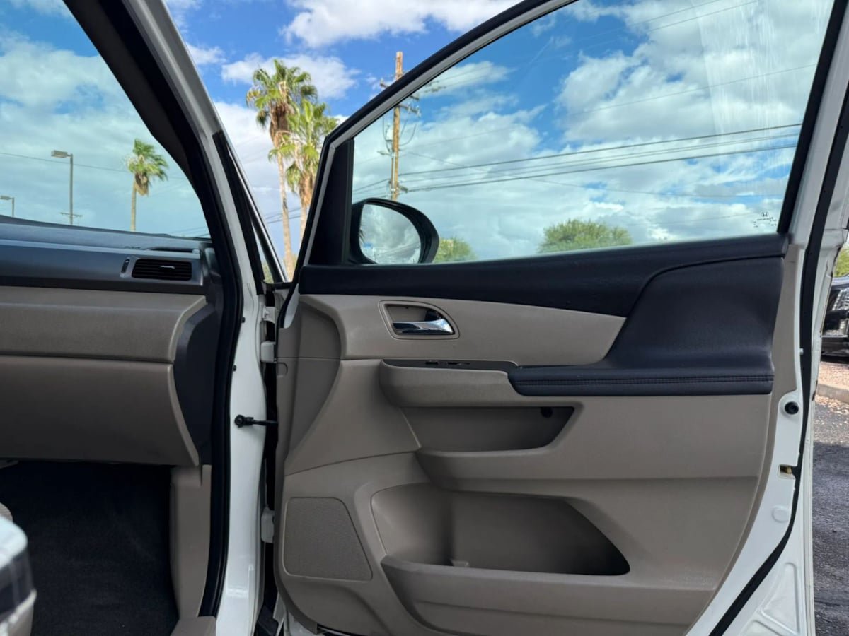 Used 2016 Honda Odyssey EX image 32