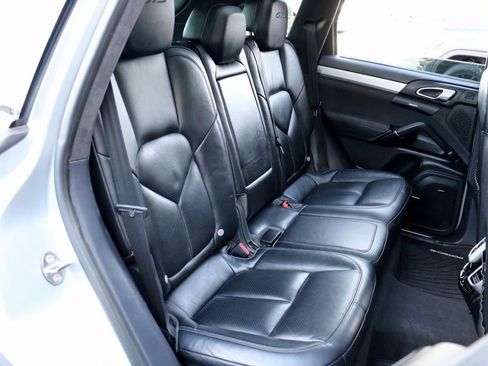 Used 2016 Porsche Cayenne GTS image 35