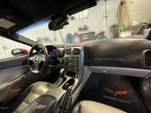 Used 2007 Chevrolet Corvette Convertible w/ Preferred Equipment Group image 17