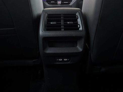 Used 2026 Volkswagen Tiguan SE FWD image 15