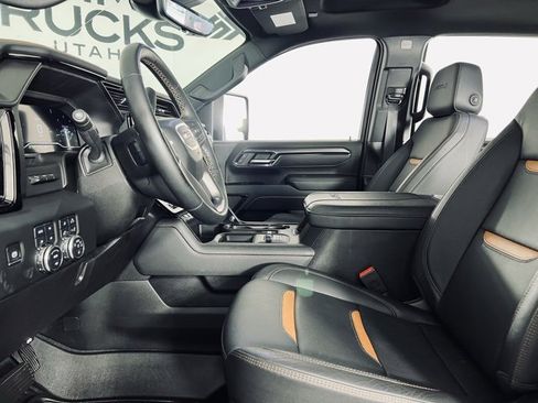 Used 2025 GMC Sierra 2500 AT4 w/ AT4 Premium Plus Package image 8