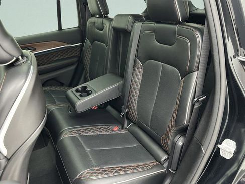 Used 2023 Jeep Grand Cherokee Summit AWD/4WD image 10
