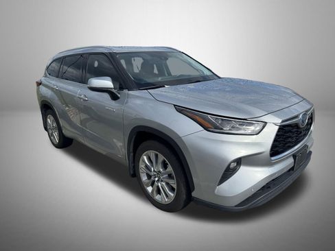 Used 2021 Toyota Highlander Limited AWD/4WD image 2