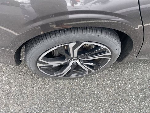 Used 2025 Volvo S60 B5 Core image 11