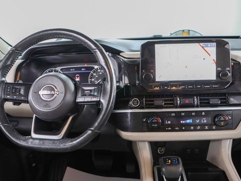 Used 2022 Nissan Pathfinder SL w/ SL Premium Package image 17