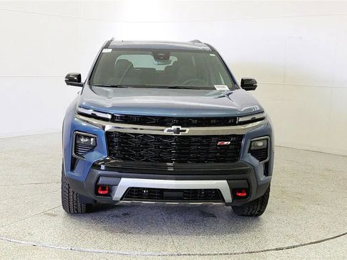 New 2026 Chevrolet Traverse Z71 w/ Driver Confidence Package AWD/4WD image 2
