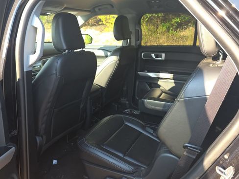 Used 2023 Ford Explorer XLT w/ Equipment Group 202A AWD/4WD image 13