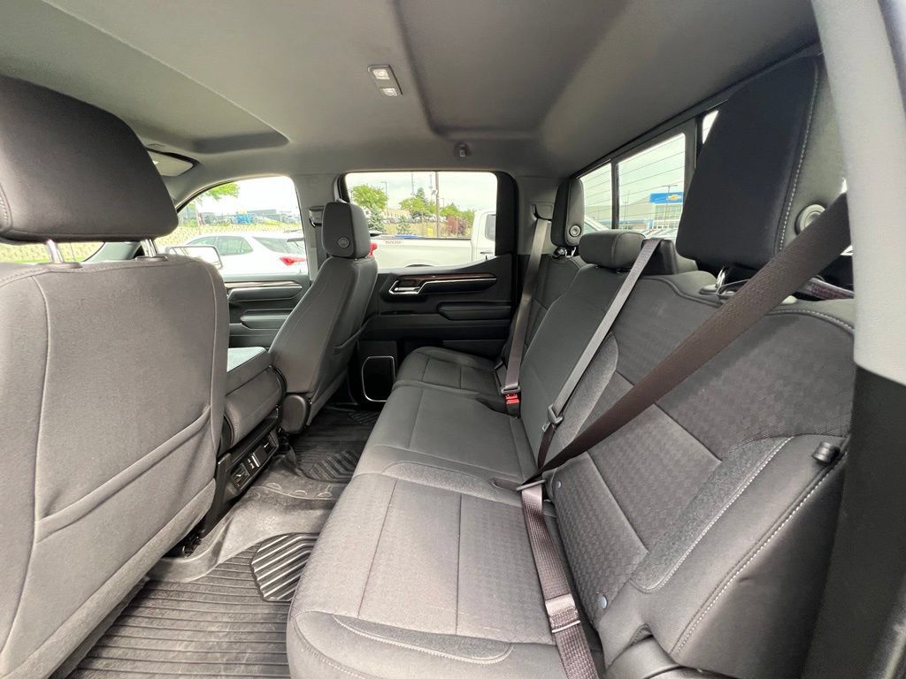 Used 2024 Chevrolet Silverado 1500 LT AWD/4WD image 21
