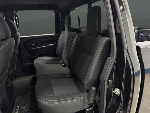 Used 2018 Nissan Titan SV w/ SV Convenience Package image 29