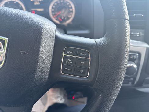 Used 2017 RAM 1500 Classic SLT AWD/4WD image 19