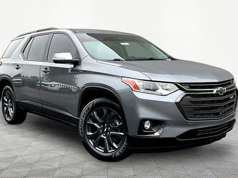 Used 2021 Chevrolet Traverse RS w/ LPO, Floor Liner Package FWD image 3