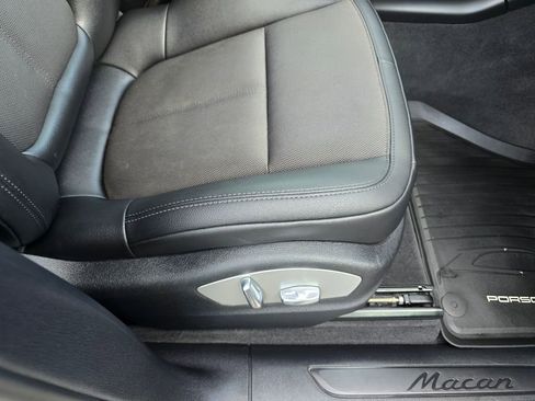 Used 2023 Porsche Macan image 21