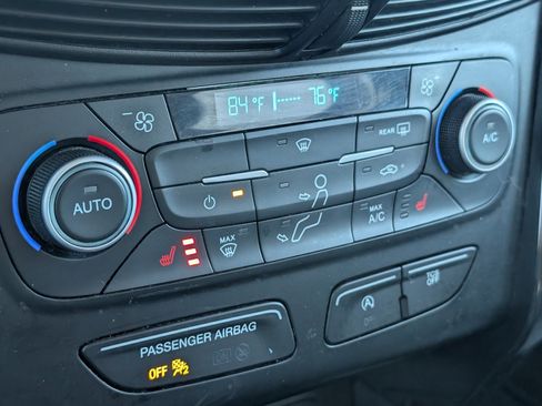 Used 2019 Ford Escape SE image 13