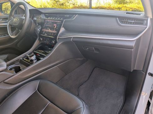 Used 2023 Jeep Grand Cherokee Limited w/ Luxury Tech Group II image 20