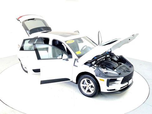Used 2021 Porsche Macan image 24