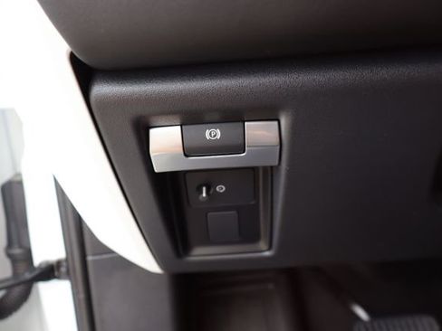 Used 2024 Land Rover Defender 110 S AWD/4WD image 15