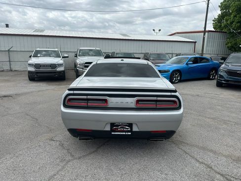 Used 2016 Dodge Challenger R/T RWD image 4