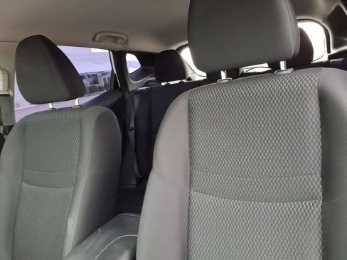 Used 2019 Nissan Rogue Sport S image 23