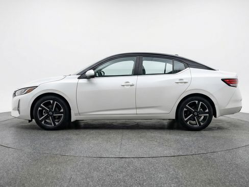 Used 2025 Nissan Sentra SV FWD image 5