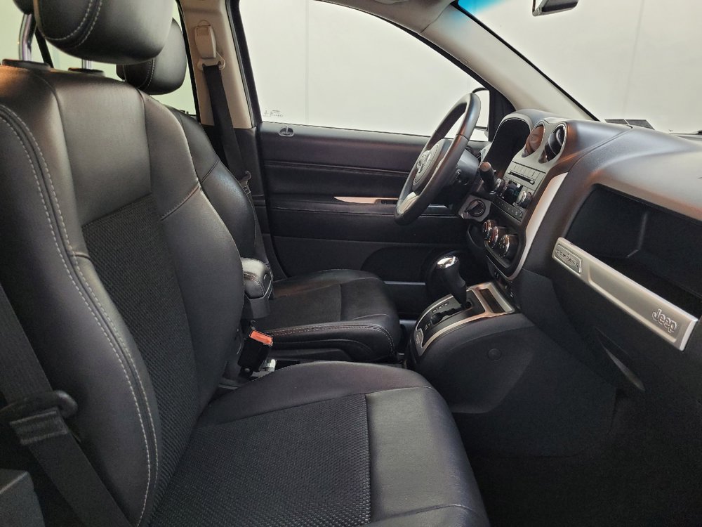 Used 2015 Jeep Compass Latitude AWD/4WD image 21