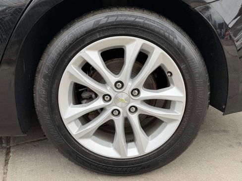 Used 2017 Chevrolet Malibu LT image 8