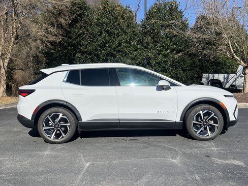 New 2026 Chevrolet Equinox EV LT image 10
