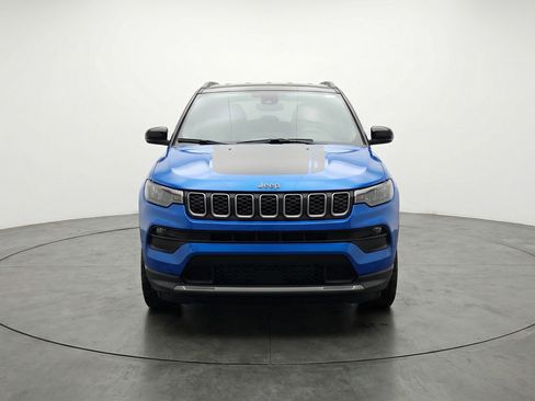 Used 2025 Jeep Compass Trailhawk image 2