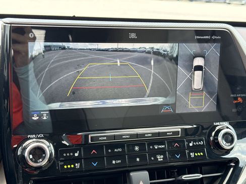 Used 2022 Toyota Highlander Platinum image 24