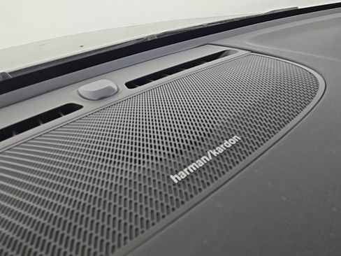 Certified 2023 Volvo C40 P8 Recharge Ultimate image 30