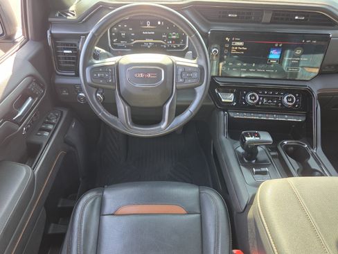 Used 2023 GMC Sierra 1500 AT4 w/ AT4 Premium Package AWD/4WD image 11