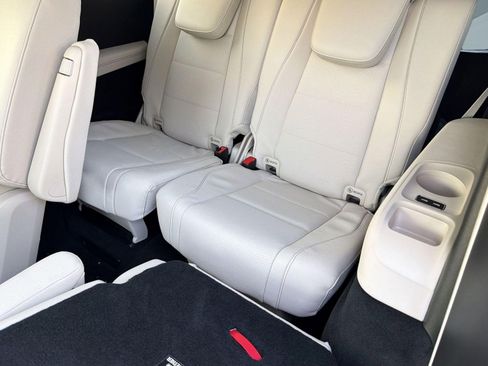 New 2026 Mercedes-Benz GLS 450 4MATIC image 33