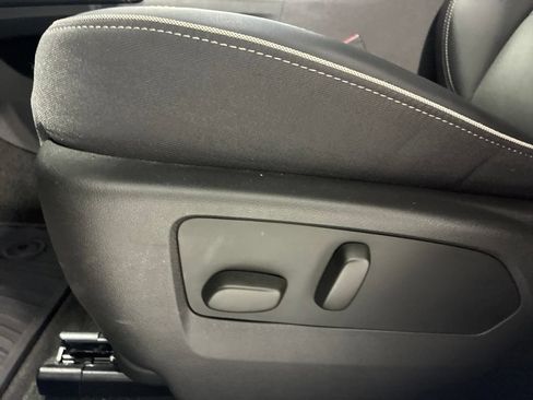 Used 2023 Buick Envision Essence FWD image 16