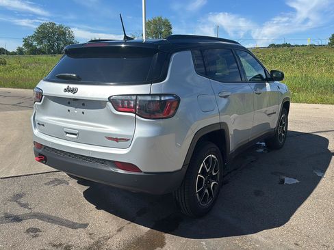 Used 2024 Jeep Compass Trailhawk AWD/4WD image 5