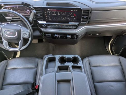 Used 2025 GMC Sierra 1500 SLT RWD image 8