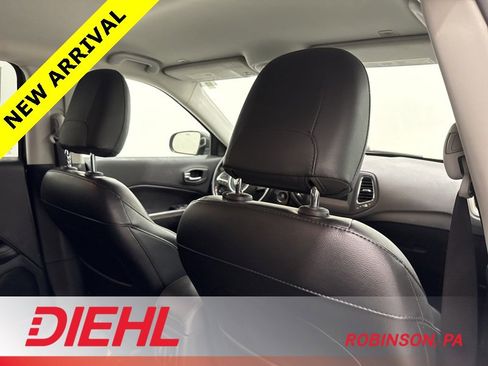 Used 2019 Jeep Compass Latitude image 11