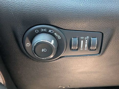 Used 2024 Jeep Compass Latitude AWD/4WD image 25