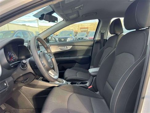Used 2022 Kia Forte LXS image 11