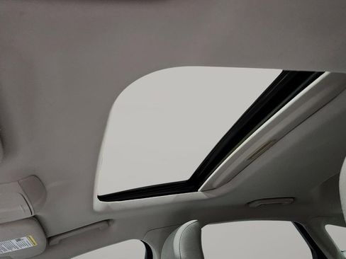 Used 2018 Ford Fusion SE w/ Fusion SE Technology Package image 15