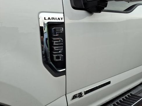 Used 2019 Ford F250 Lariat w/ Lariat Ultimate Package AWD/4WD image 5
