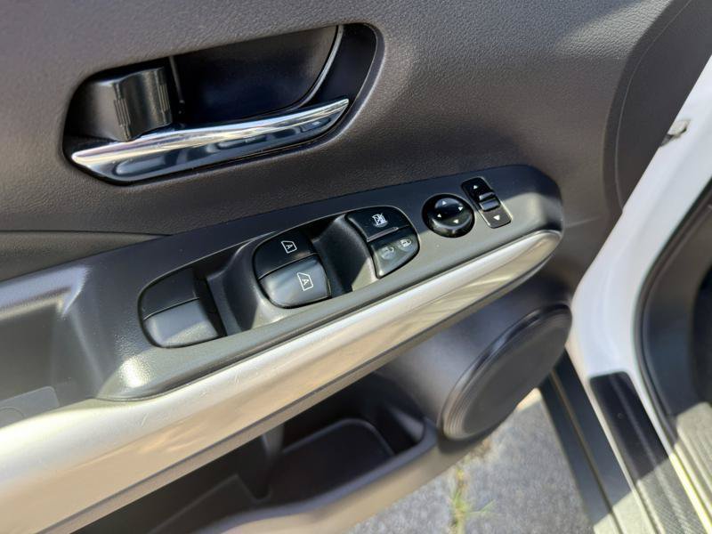 Used 2020 Nissan Kicks SR FWD image 15