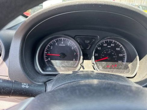 Used 2015 Nissan Versa w/ SL Tech Package FWD image 11