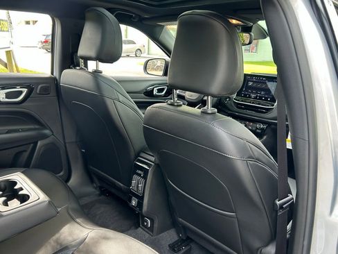 New 2025 Jeep Compass Limited w/ Sun & Sound Group image 37